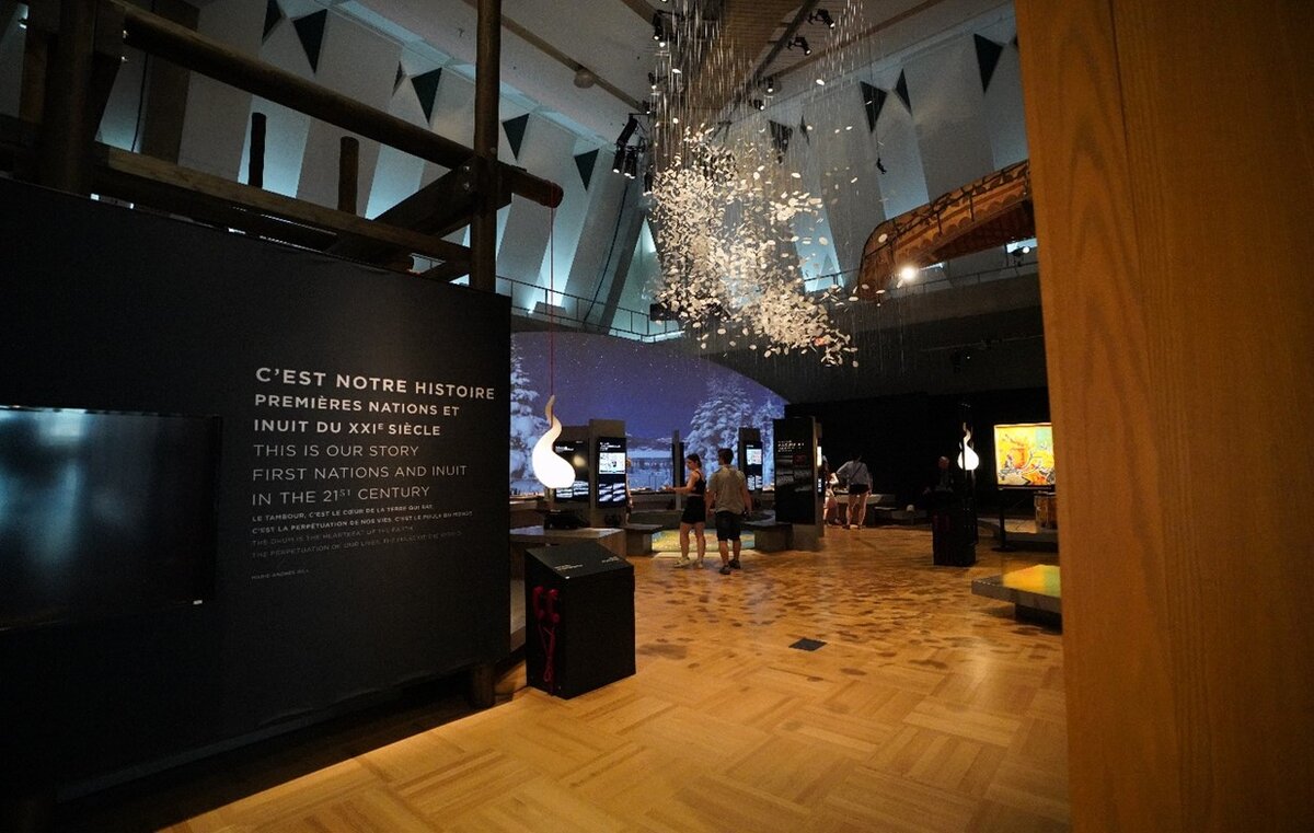  Exhibition at the Musée de la Civilisation in Quebec City on the history of the First Nations and Inuit, with interactive installations, artworks and immersive lighting.